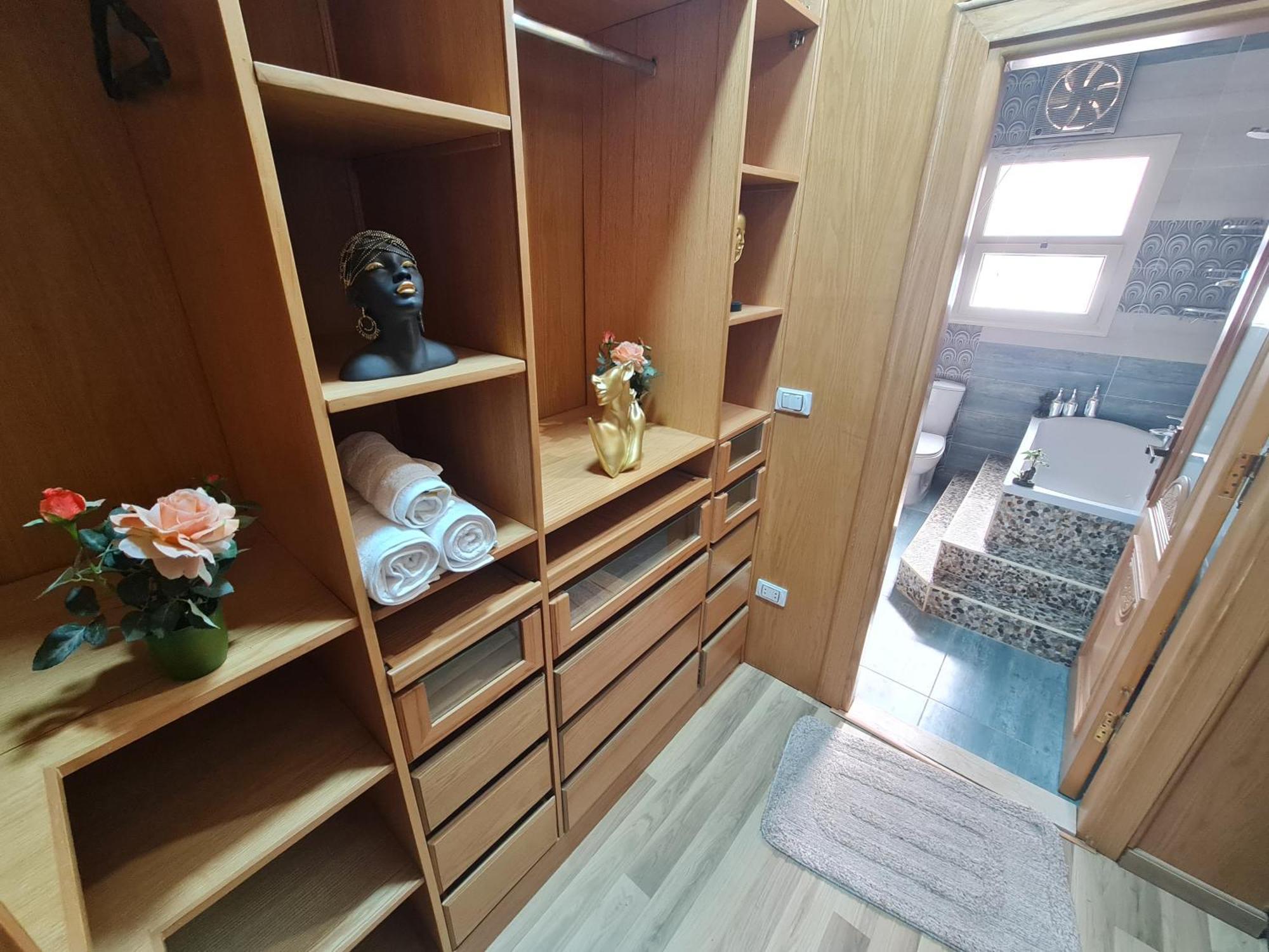 Apartamento Garden View Royal 284, 10 Min To Airport 1 Min To Water Way, New - El Banafseg